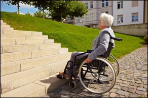 Sokunknak elengedhetetlen az akadálymentes lépcső Sokunknak elengedhetetlen az akadálymentes lépcső