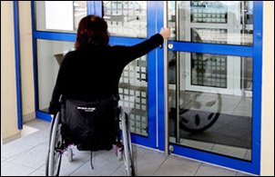 Szárnyas ajtó akadálymentesítése Szárnyas ajtó akadálymentesítése